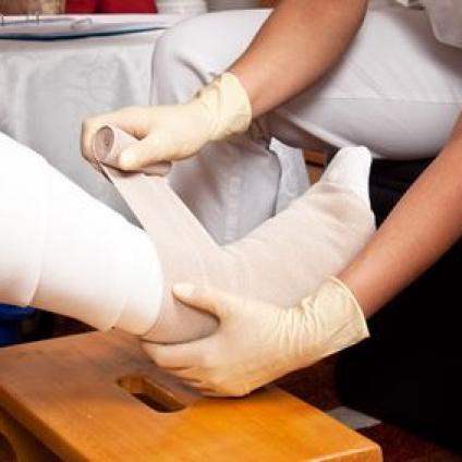 Bandagieren von Bein